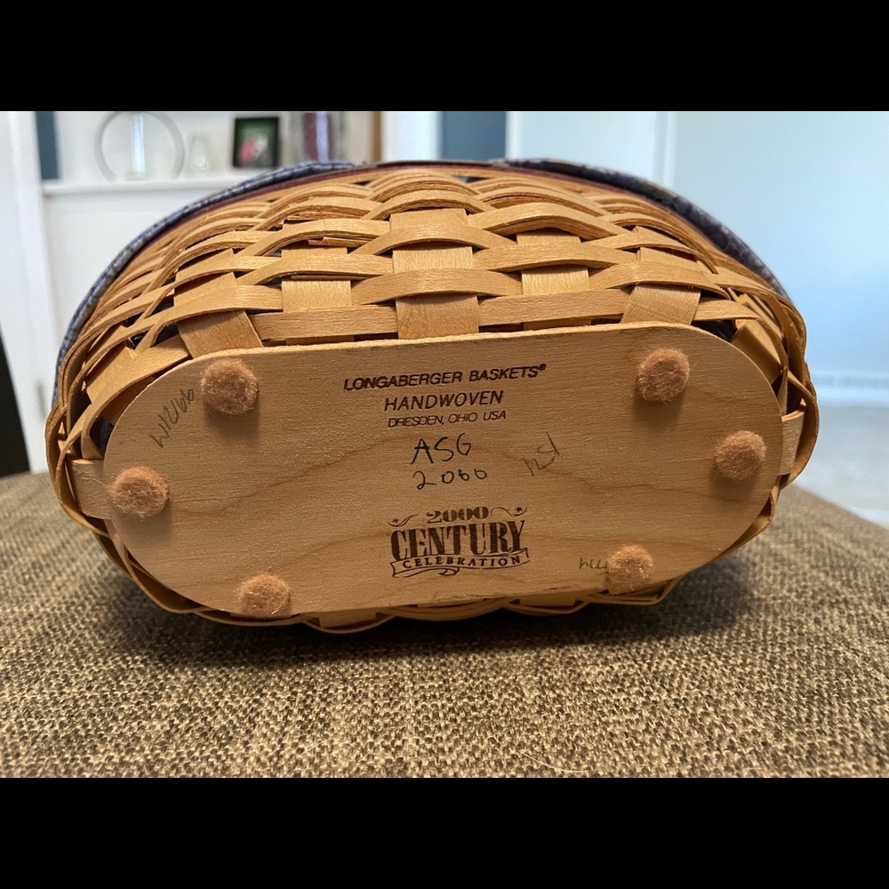 Longaberger basket - Picture 2 of 3